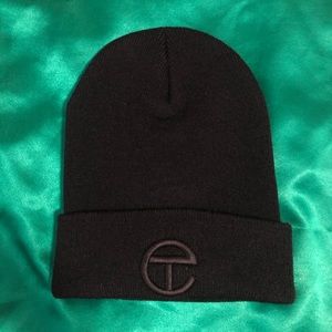 Telfar Beanie Black NWT